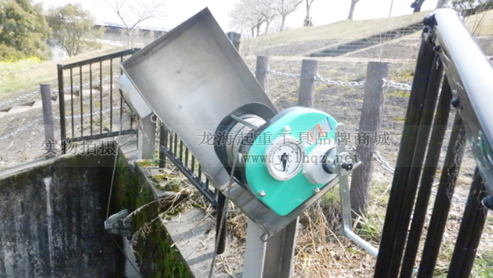PNW型FUJI手搖絞盤用于灌溉渠開(kāi)閉閘門案例實(shí)拍圖二
